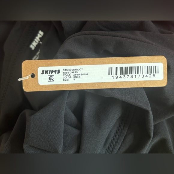 NWT • SKIMS • FITS EVERYBODY TUBE DRESS • ONYX • SMALL • STRAPLESS • SRETCHY - Picture 2 of 2